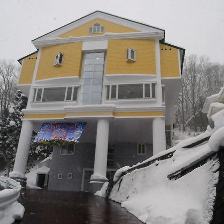 Hotel Bonfire Hakuba Buitenkant foto